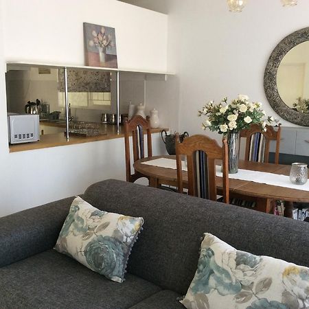 On Broadwalk Cottage ケープタウン エクステリア 写真